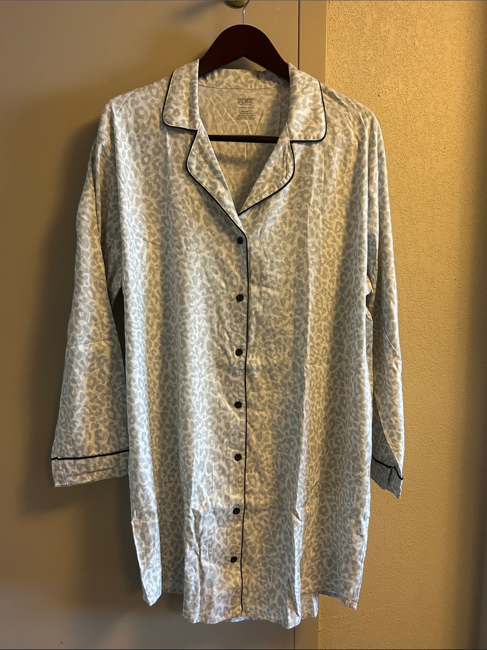 Victoria's Secret PINK Light Gray Leopard Cotton Blend Nightshirt